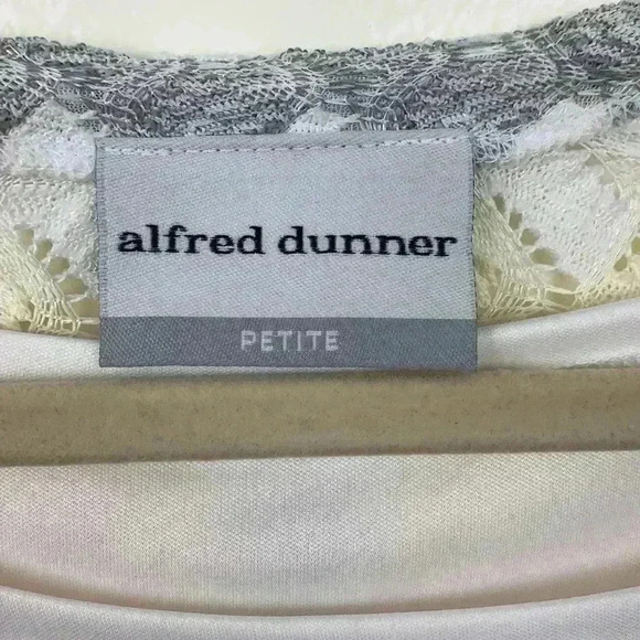 🆕NWT Alfred Dunner Petite Top. As Shown On… - Picture 3 of 5